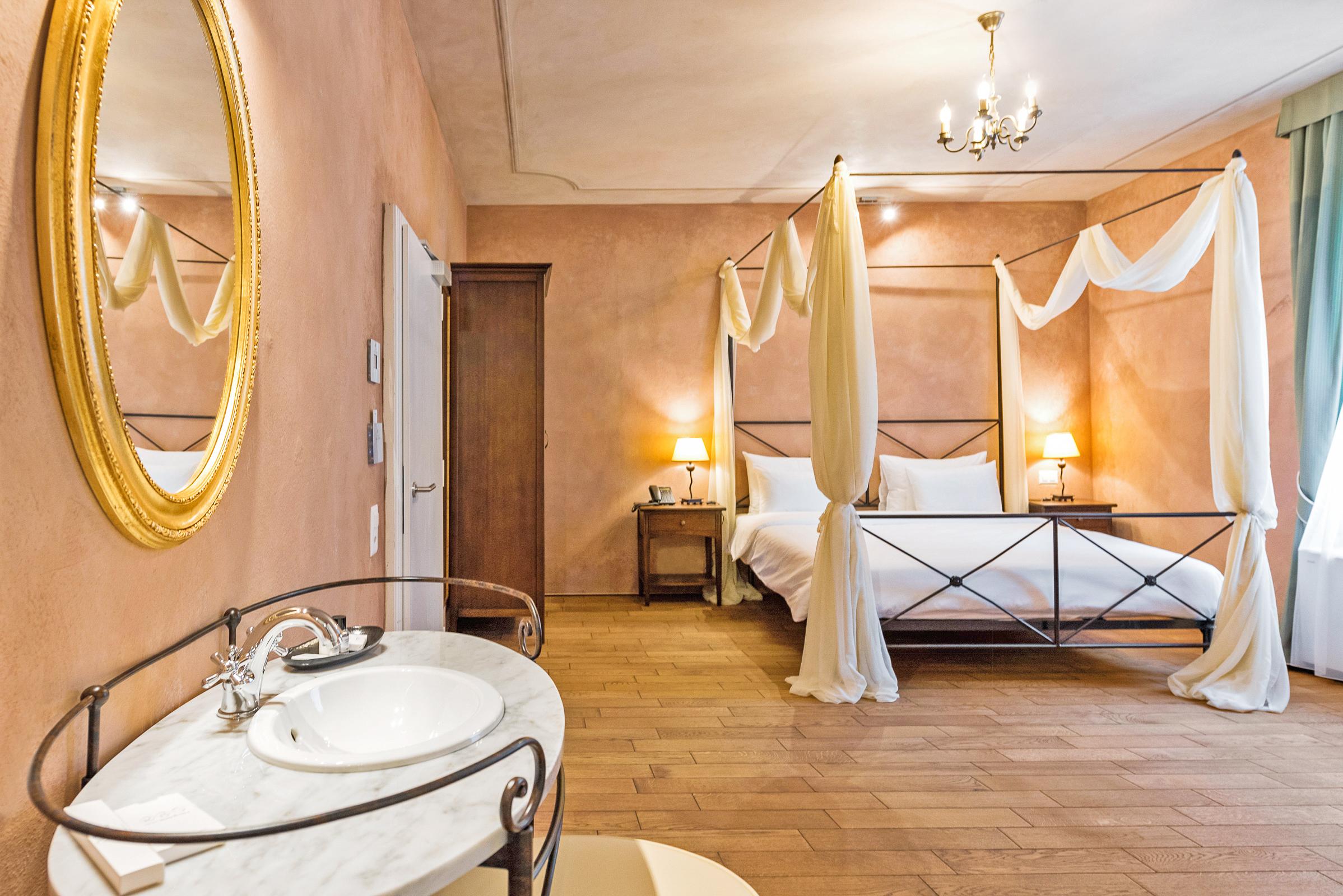 Boutique & Business Hotel La Tureta Гиубиаско Экстерьер фото