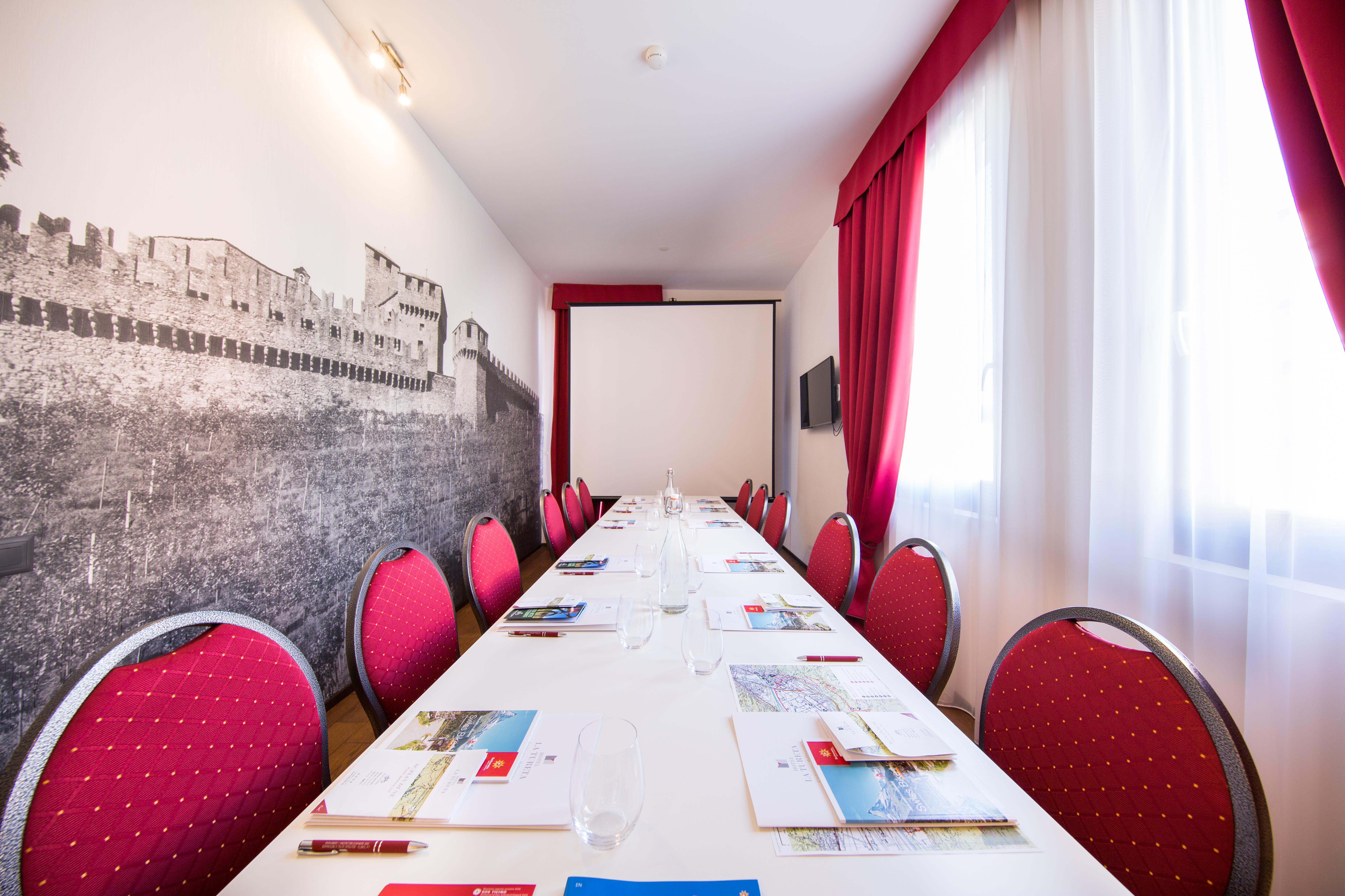 Boutique & Business Hotel La Tureta Гиубиаско Экстерьер фото