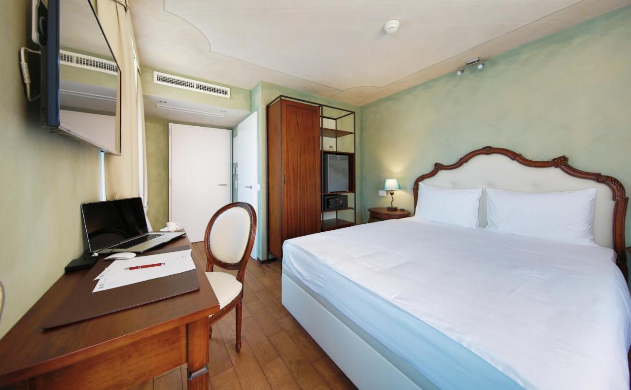 Boutique & Business Hotel La Tureta Гиубиаско Экстерьер фото